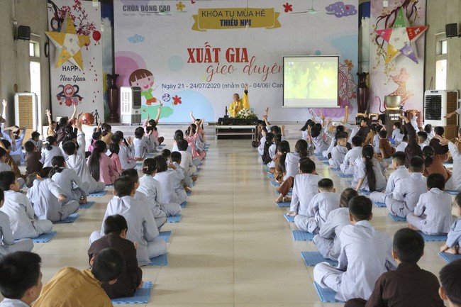The 2nd Day of Summer Retreat for Children in Dong Cao pagoda